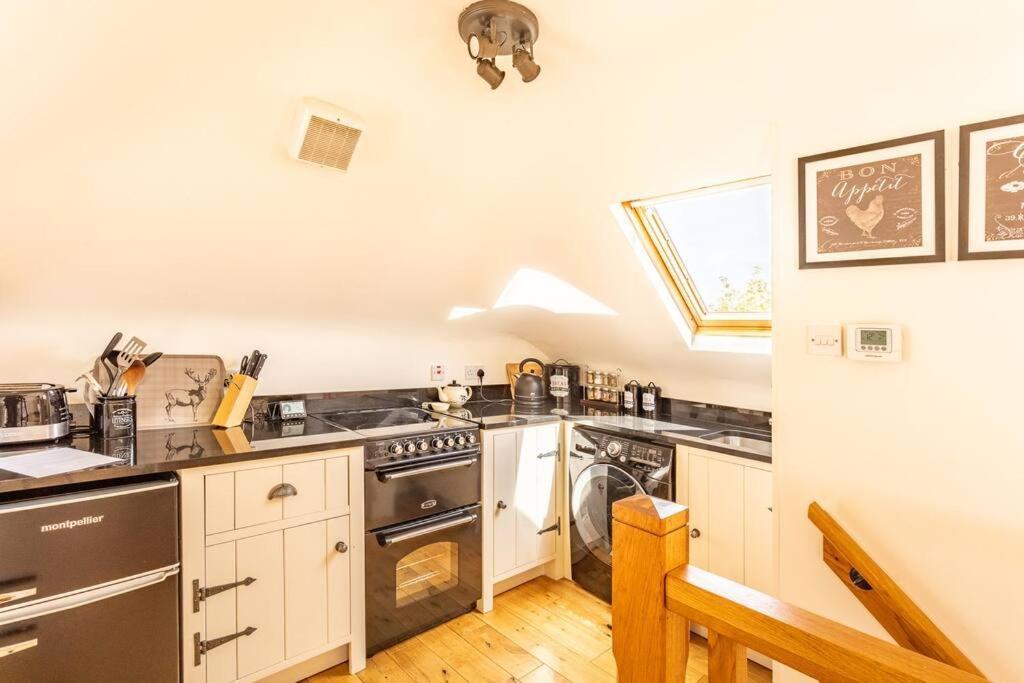 The Mews - A Cottage With A Spectacular Lake View Port Of Menteith Extérieur photo