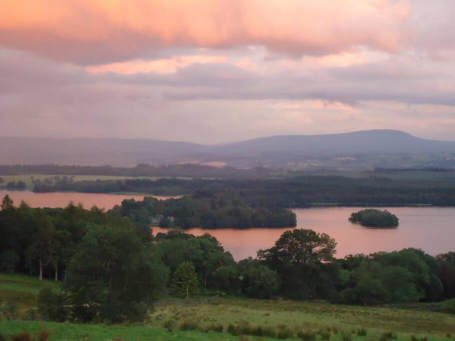 The Mews - A Cottage With A Spectacular Lake View Port Of Menteith Extérieur photo